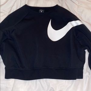 Nike slightly cropped sweatshirt